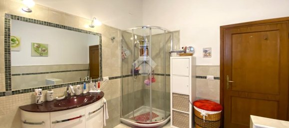 10 rooms House in Vaiano, Italy No. 118947 10