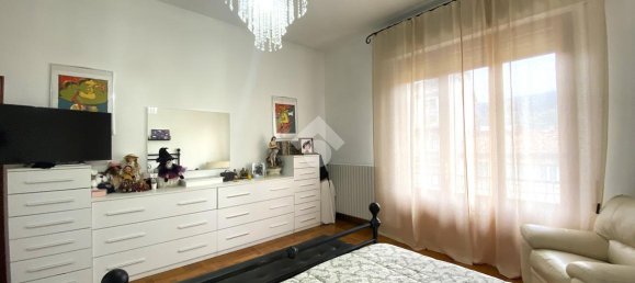 10 rooms House in Vaiano, Italy No. 118947 8