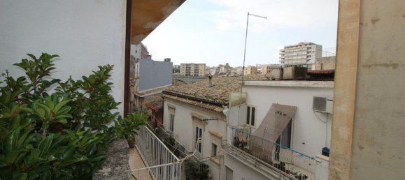 5 bedrooms House in Ragusa, Italy No. 360801 35