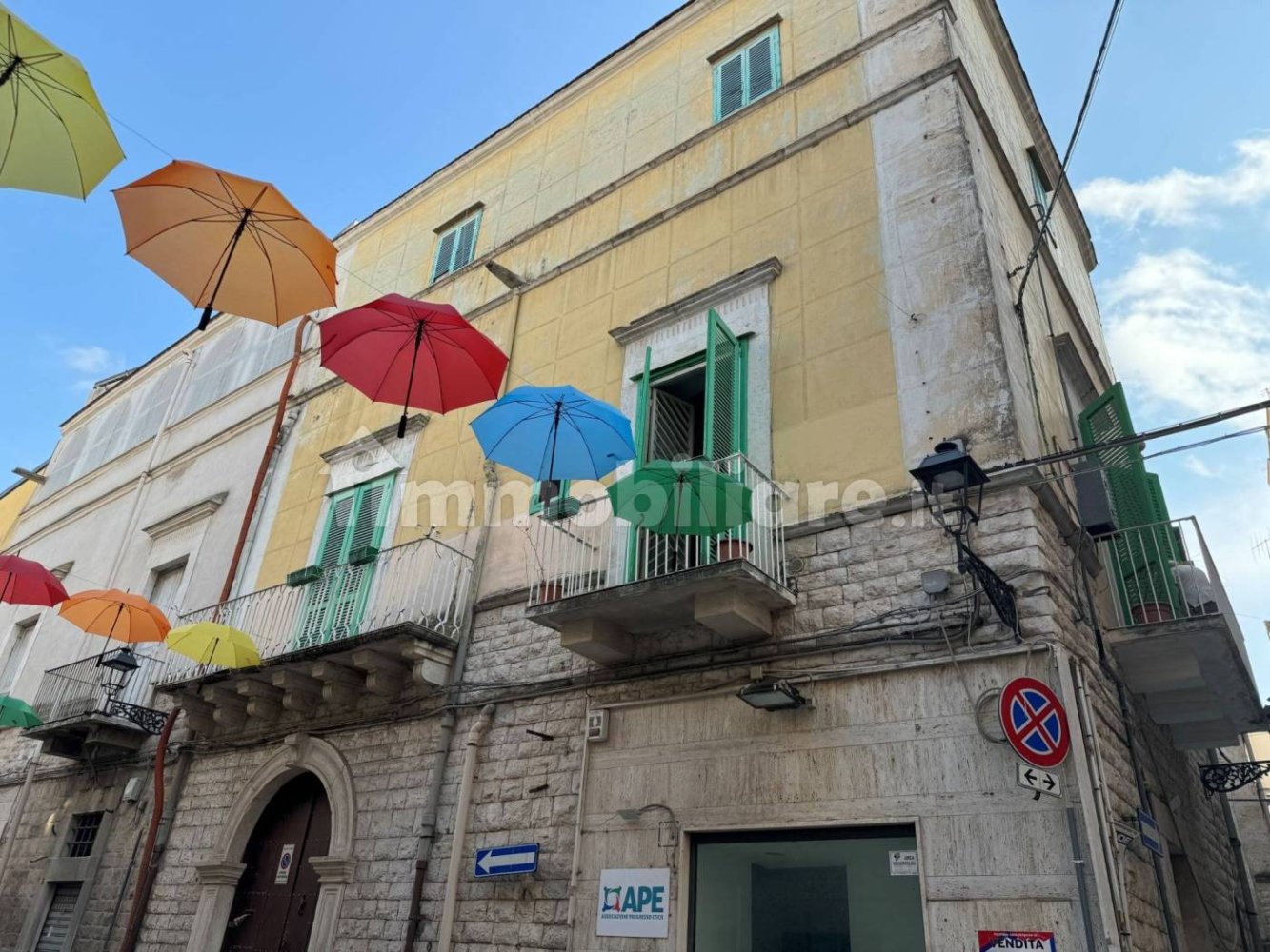 5 rooms Building in Corato, Italy No. 83628