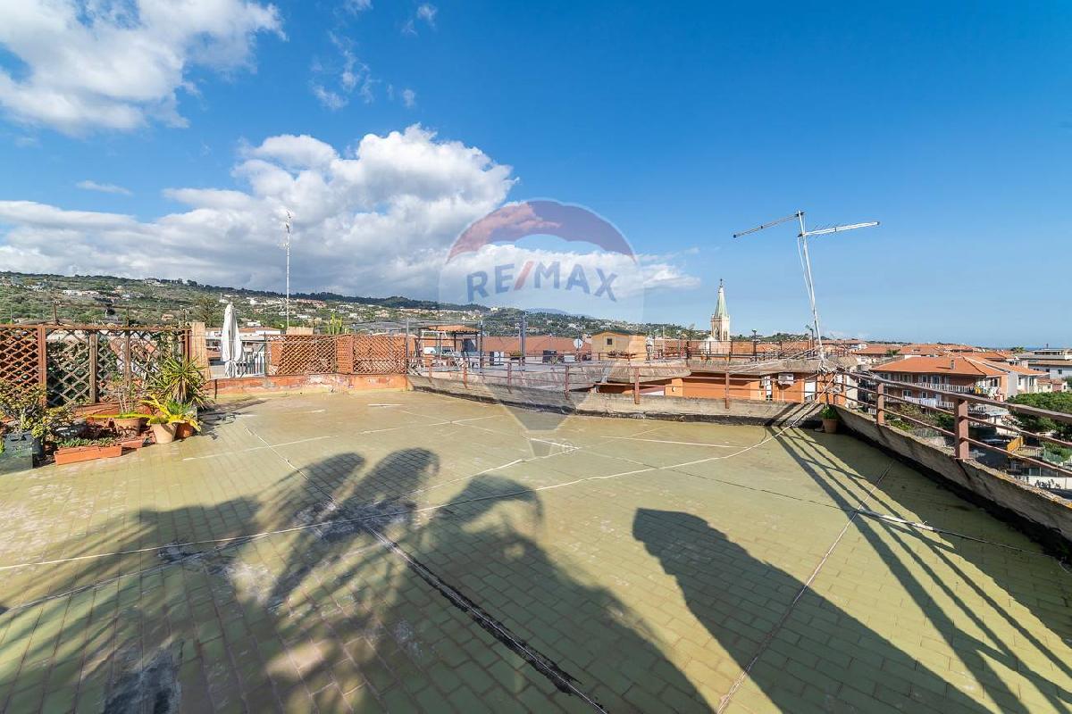 3 bedrooms Apartment in Aci Castello, Italy No. 166600