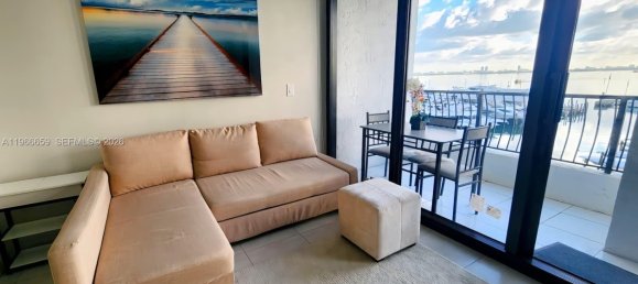 37.16 m² propiedad comercial en alquiler en Miami, Miami-Dade, Florida, USA № 614421 3
