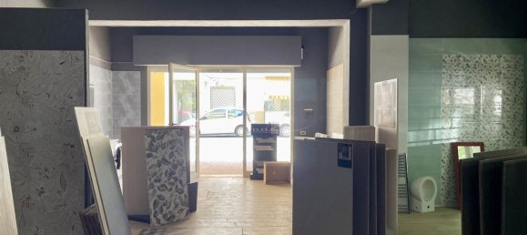 102m² Commercial property in Roseto Capo Spulico, Italy No. 304349 8