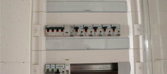 490m² Warehouse in Cermenate, Italy No. 6465 21