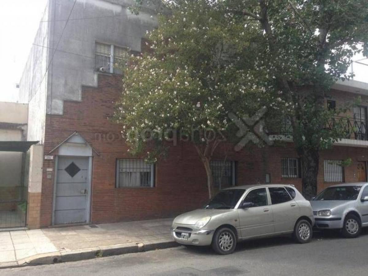 5 bedrooms House in Buenos Aires, Argentina No. 80320