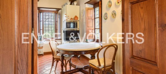 Villa de 5 dormitorios en Capannori, Italy No. 51258 8