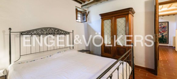 Villa de 5 dormitorios en Capannori, Italy No. 51258 3