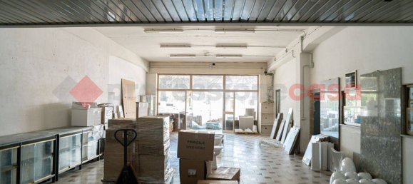 Склад 2200м² в Ферентино, Италия № 273322 7