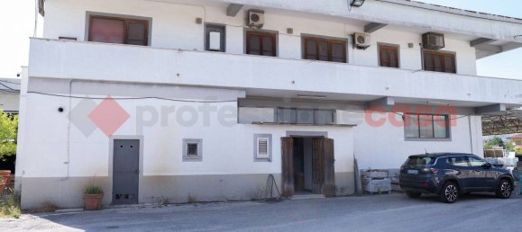 Склад 2200м² в Ферентино, Италия № 273322 4