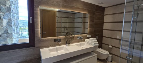 3 bedrooms Apartment in Benahavis, Spain No. 256430 20