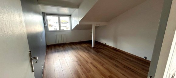 2 Schlafzimmer Wohnung in Chaville, France, Nr. 330142 3