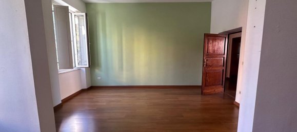 5 rooms Apartment in Perugia, Italy No. 169590 5