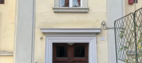 5 rooms Apartment in Perugia, Italy No. 169590 2