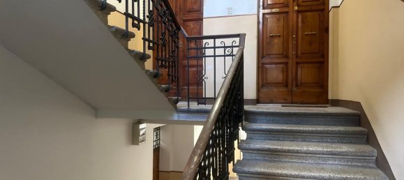 5 rooms Apartment in Perugia, Italy No. 169590 3