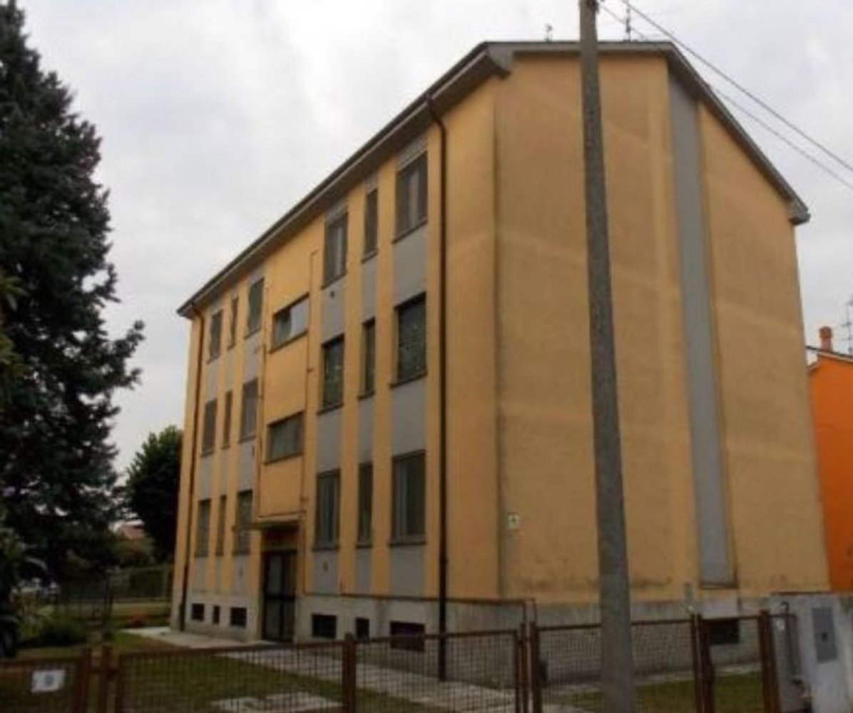 2-salle Appartement à Cesano Maderno, Italy No. 138807