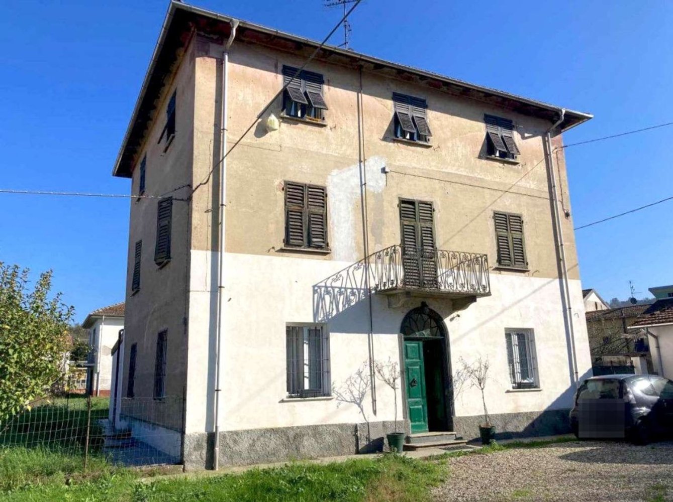 6 rooms Apartment in Stazzano, Italy No. 204460