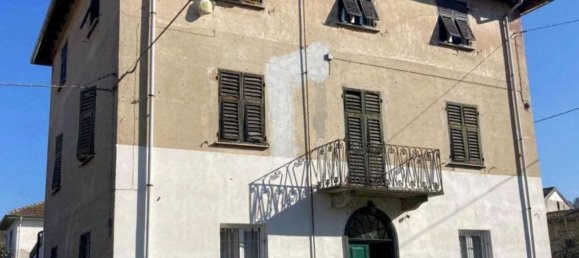 6 rooms Apartment in Stazzano, Italy No. 204460 2