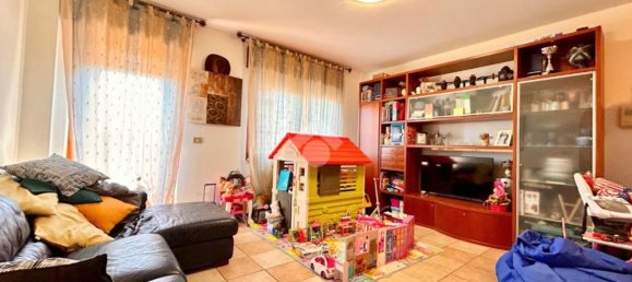 Apartamento de 3 divisões em Udine, Italy N.º 52335 4
