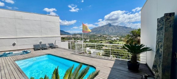 Ático de 3 dormitorios en Marbella, Spain No. 147040 2