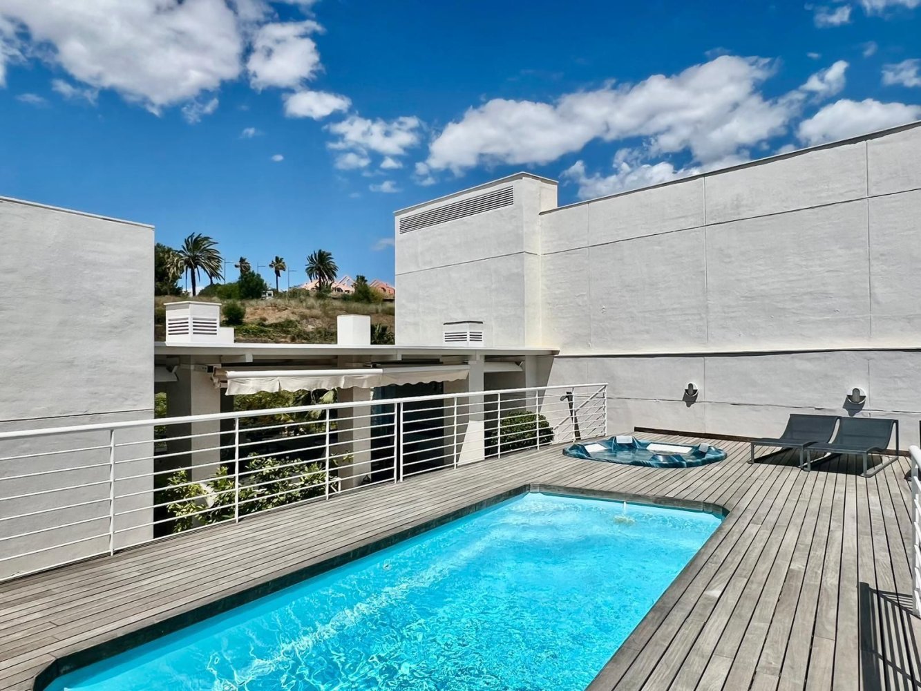 Ático de 3 dormitorios en Marbella, Spain No. 147040