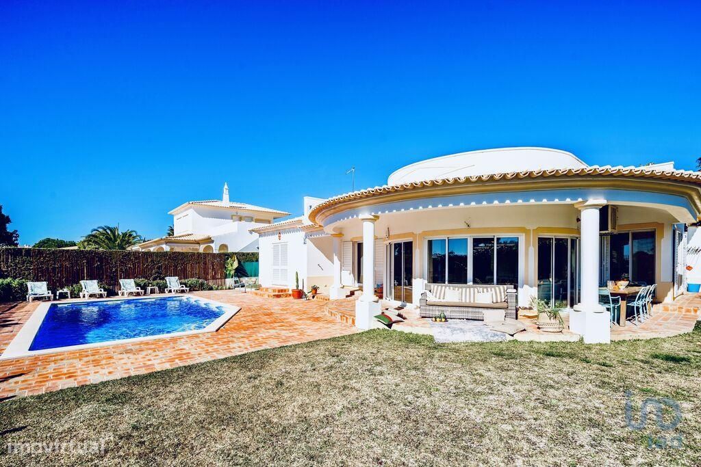 4 bedrooms Villa in Albufeira, Portugal No. 131534