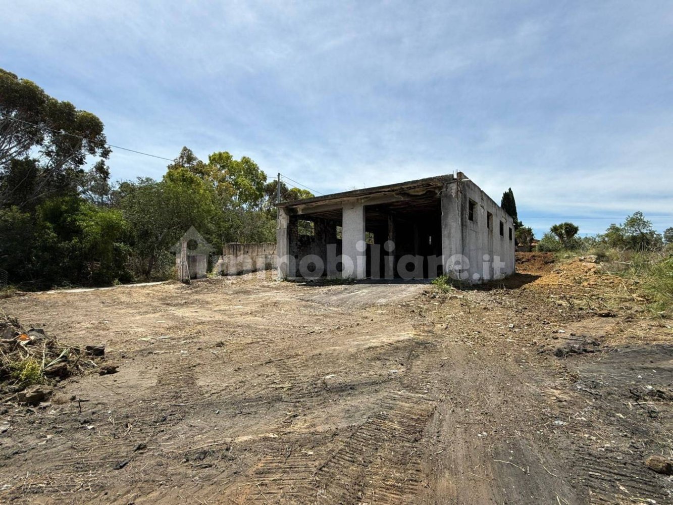 Almacén en Balestrate, Italy 1600 m² No. 325387