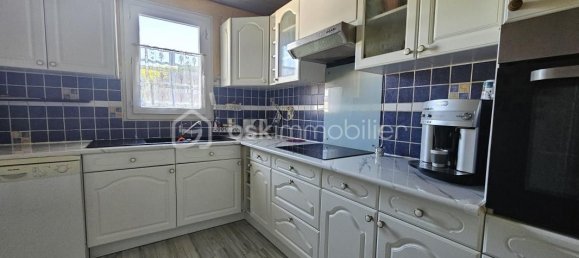 3 Schlafzimmer Haus in Brie-Comte-Robert, France, Nr. 329526 3