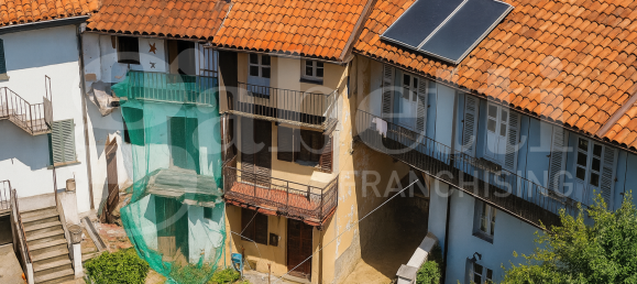 1 bedroom Apartment in Turin, Italy No. 257705 2