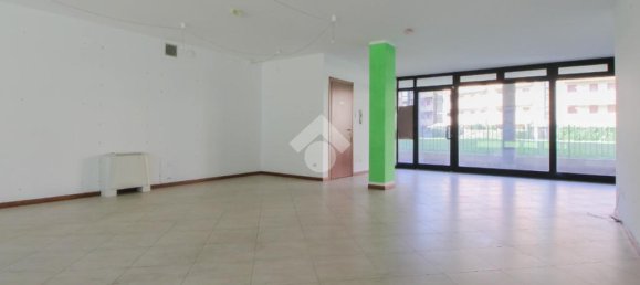 Коммерческая недвижимость с 1 комнатой в Курно, Италия № 377687 3