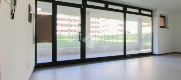 Коммерческая недвижимость с 1 комнатой в Курно, Италия № 377687 9