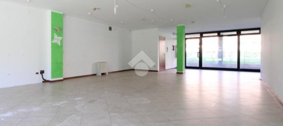 Коммерческая недвижимость с 1 комнатой в Курно, Италия № 377687 8