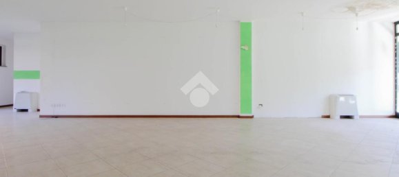 Коммерческая недвижимость с 1 комнатой в Курно, Италия № 377687 12