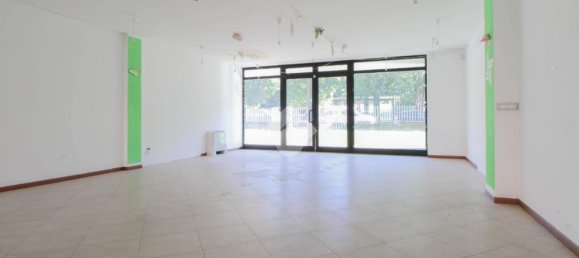 Коммерческая недвижимость с 1 комнатой в Курно, Италия № 377687 2