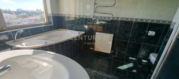 5 bedrooms Commercial property in Limassol, Cyprus No. 20487 9