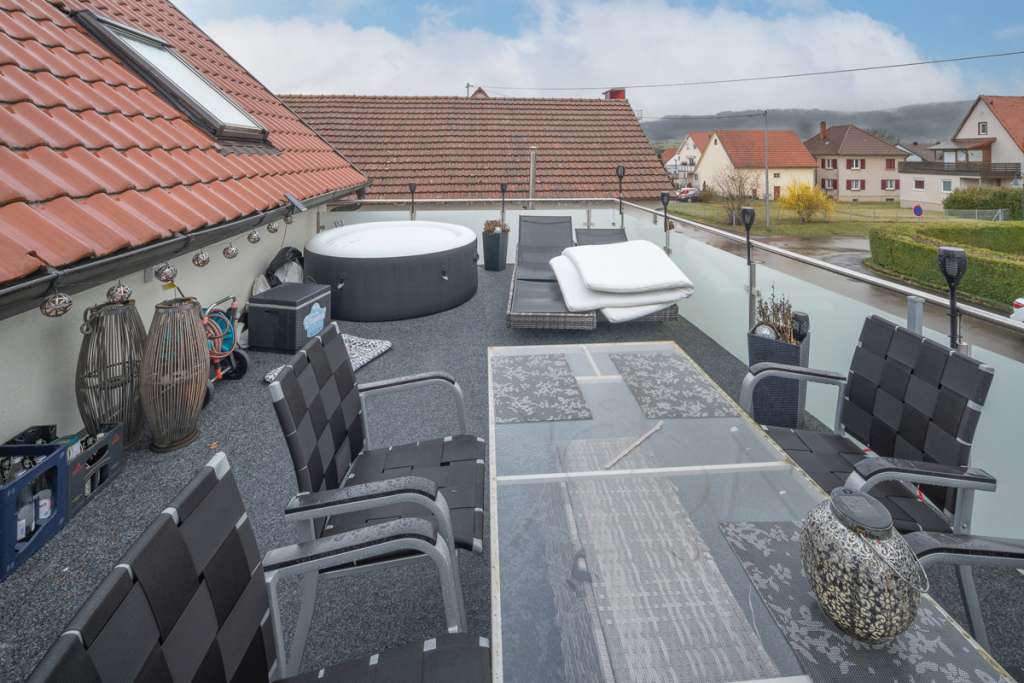 11 rooms Building in Tuttlingen, Germany No. 86137