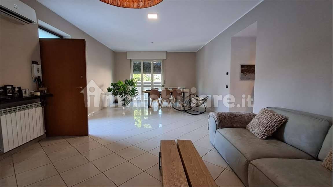 3 bedrooms Villa in Busto Garolfo, Italy No. 273626