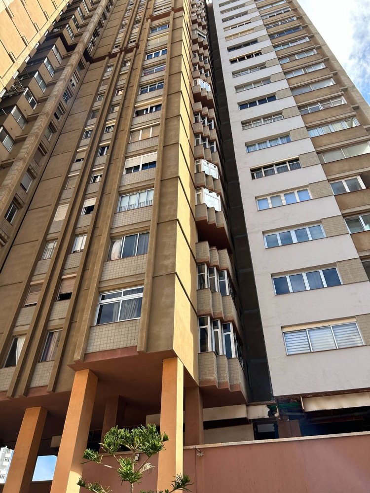 3 bedrooms Apartment in Las Palmas De Gran Canaria, Spain No. 181283