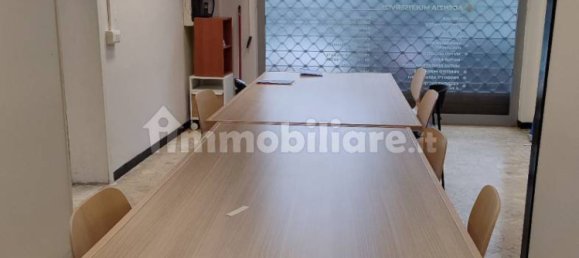 2 rooms Commercial property in Genoa, Italy No. 213385 5