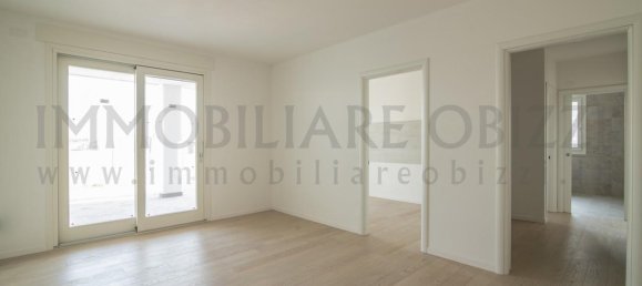 3 rooms Apartment in Padua, Italy No. 7077 16