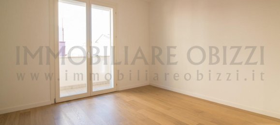 3 rooms Apartment in Padua, Italy No. 7077 6