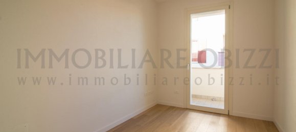 3 rooms Apartment in Padua, Italy No. 7077 13