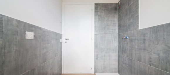 3 rooms Apartment in Padua, Italy No. 7077 11