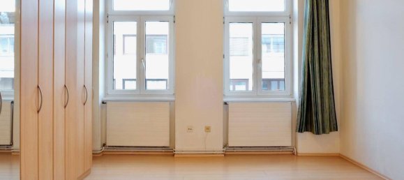 2 rooms Apartment in Penzing, Austria No. 41036 3