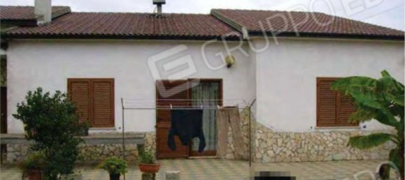 5 rooms Apartment in Bisignano, Italy No. 185384 3