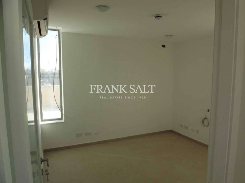 Офис 213м² в Флориана, Мальта № 11830