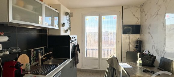 3 bedrooms Apartment in Saint-Etienne, France No. 57675 3