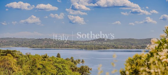 3 bedrooms Villa in Gavirate, Italy No. 304118 12