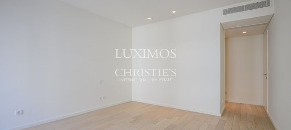 3 bedrooms Apartment in Porto, Portugal No. 94331 17