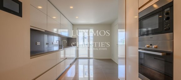 3 bedrooms Apartment in Porto, Portugal No. 94331 6