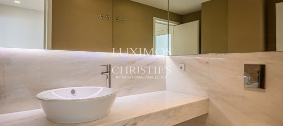 3 bedrooms Apartment in Porto, Portugal No. 94331 8